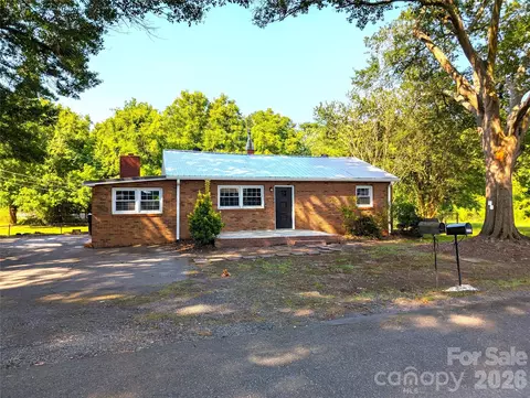 9207 Elgin Dr, Charlotte, NC 28214