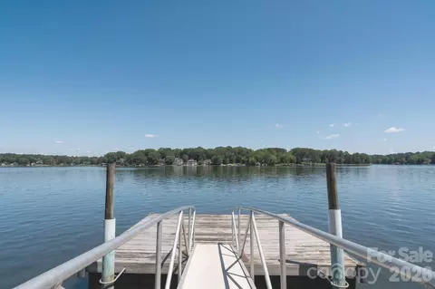 567 Canvasback Rd, Mooresville, NC 28117
