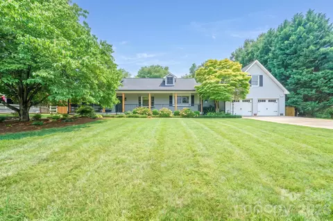 567 Canvasback Rd, Mooresville, NC 28117