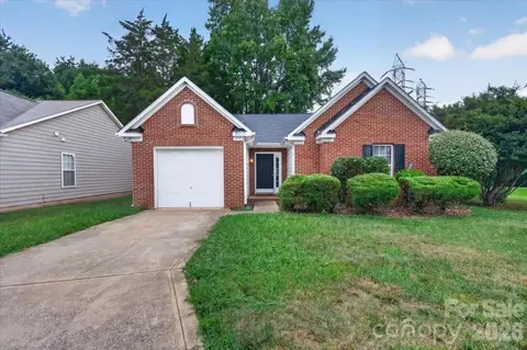 9207 Amy Dr, Charlotte, NC 28213