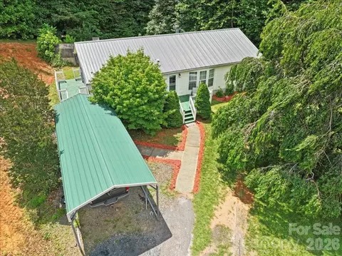 98 Cardinal Ln, Burnsville, NC 28714