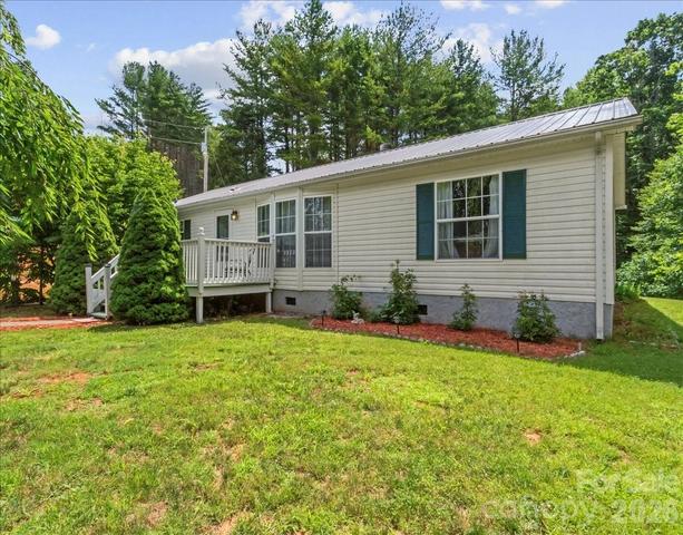 98 Cardinal Ln, Burnsville, NC 28714