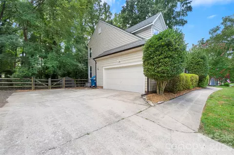 Exterior - 8610 Forest Shadow Cir, Cornelius, NC 28031 photo 5 of 6