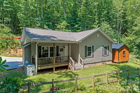62 Robin Ln, Waynesville, NC 28786