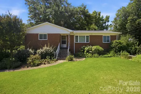 3800 Arvin Dr, Charlotte, NC 28269