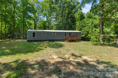 335 Lake Landing Dr, Salisbury, NC 28146