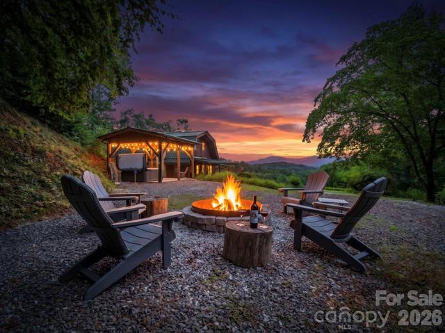 1901 Blue Rock Rd, Burnsville, NC 28714