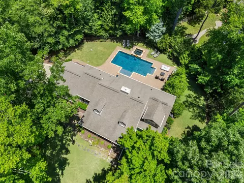 Exterior - 2 Pine Point Rd, Lake Wylie, SC 29710 photo 7 of 13