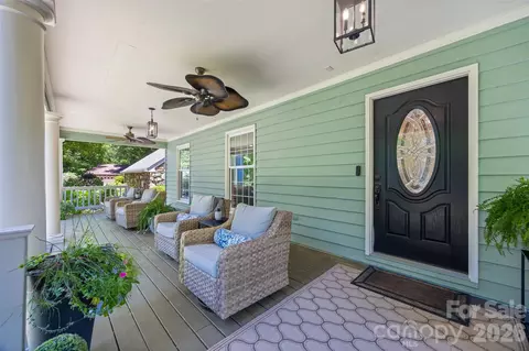 Exterior - 2 Pine Point Rd, Lake Wylie, SC 29710 photo 1 of 13