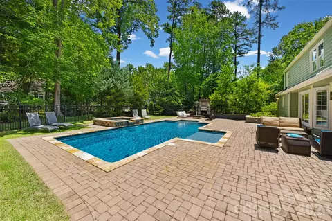 Exterior - 2 Pine Point Rd, Lake Wylie, SC 29710 photo 2 of 13