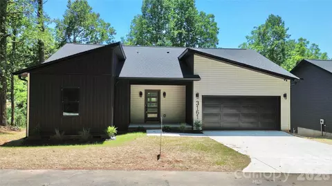 3161 Huffman St, Claremont, NC 28610