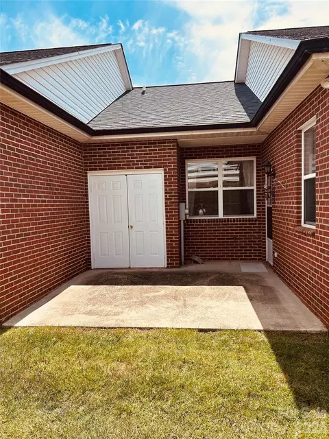 Exterior - 6277 Iris Ct, Denver, NC 28037 photo 2 of 3