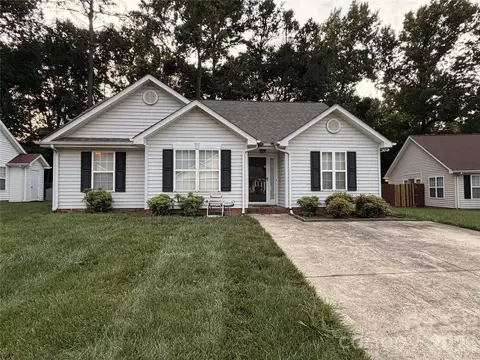 6111 Country Walk Dr, Charlotte, NC 28212
