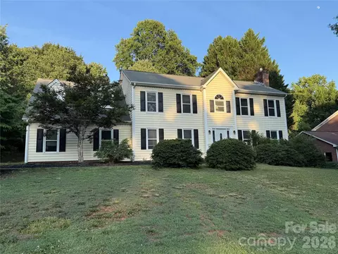 2960 8th Street Ne Ct NE, Hickory, NC 28601