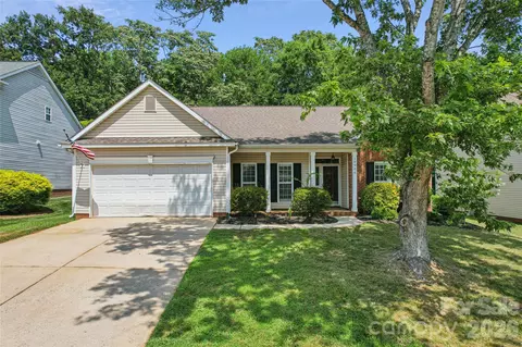 10906 Chamberlain Hall Ct, Charlotte, NC 28277