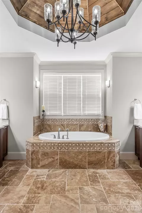 Bath - 5895 Bakers Pt, Hickory, NC 28602 photo 1 of 6