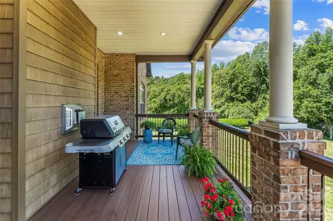 Exterior - 5895 Bakers Pt, Hickory, NC 28602 photo 4 of 11