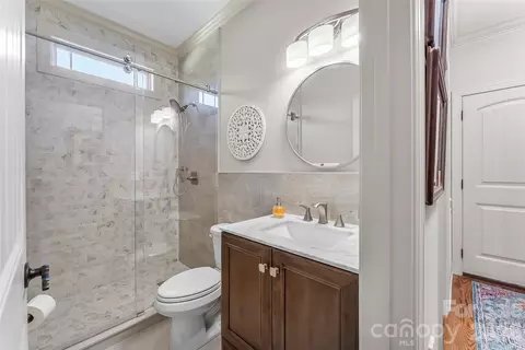 Bath - 5895 Bakers Pt, Hickory, NC 28602 photo 3 of 6