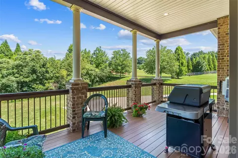 Exterior - 5895 Bakers Pt, Hickory, NC 28602 photo 5 of 11