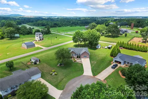 3955 Northernmistic Dr, Maiden, NC 28650