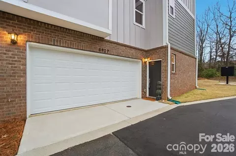 8927 Sharonbrook Dr, Charlotte, NC 28210