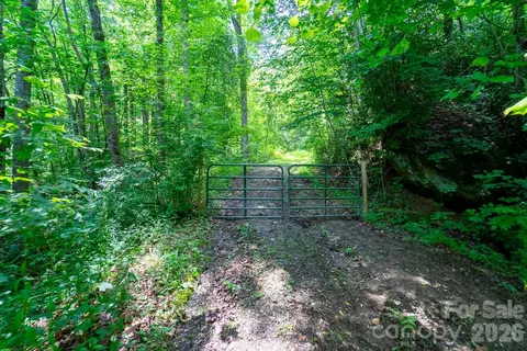 Indian Flats Drive, Sylva, NC 28779 photo 2