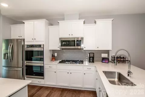Kitchen - 13331 Caite Ridge Rd, Davidson, NC 28036 photo 4 of 5