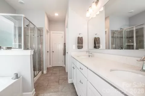 Bath - 13331 Caite Ridge Rd, Davidson, NC 28036 photo 1 of 2