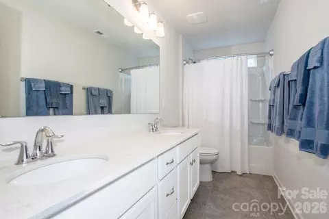 Bath - 13331 Caite Ridge Rd, Davidson, NC 28036 photo 2 of 2