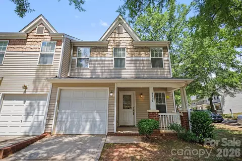 5604 Santeelah Ct, Charlotte, NC 28217