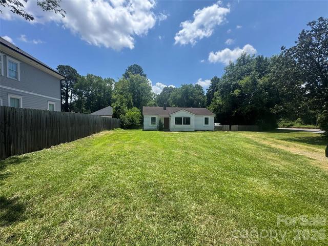5410 Closeburn Rd, Charlotte, NC 28210