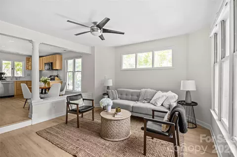 433 W 8th 68 St #68, Charlotte, NC 28202