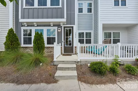 5858 Strathmore Ct, Charlotte, NC 28215