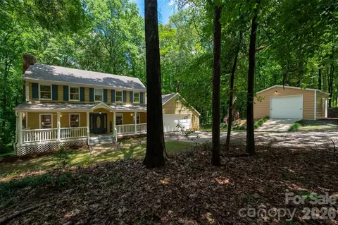 909 Woodland Forest Dr, Waxhaw, NC 28173