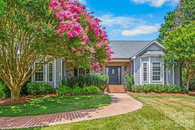 217 Riverwood Dr, Lewisville, NC 27023