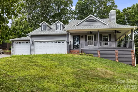 40 Brierfield Dr, Candler, NC 28715