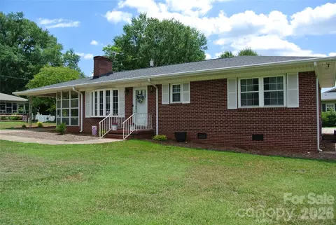 106 Freeman St, Rutherfordton, NC 28139