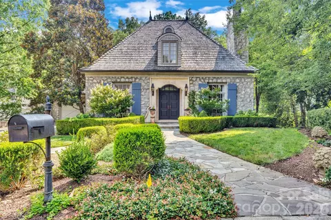2214 La Maison Dr, Charlotte, NC 28226