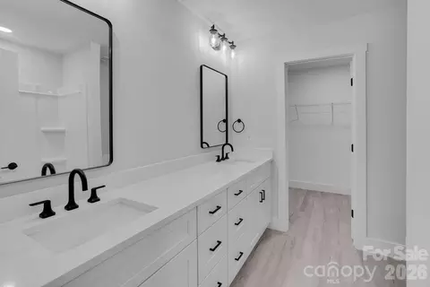 Bath - 4641 Graybirch Dr, Maiden, NC 28650 photo 1 of 2