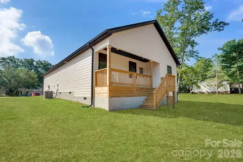 Exterior - 4641 Graybirch Dr, Maiden, NC 28650 photo 2 of 3