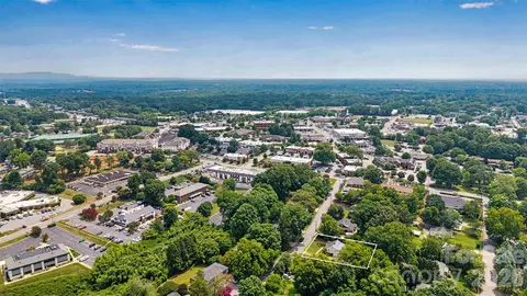 147 13th Nw Ave NW, Hickory, NC 28601