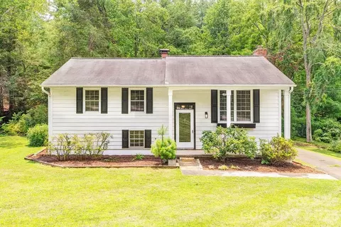 47 Bell Rd, Asheville, NC 28805