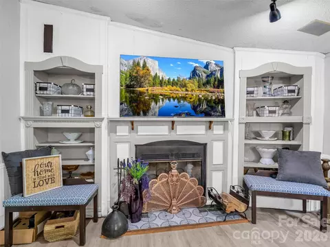 Living - 771 Bishop Ln, Mill Spring, NC 28756 photo 2 of 5
