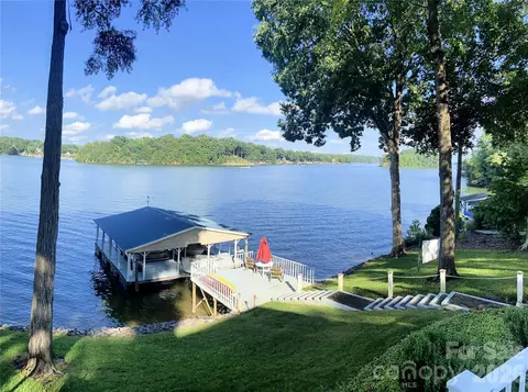 8470 Marina Ln, Catawba, NC 28609