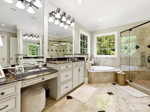 Bath - 2320 Brawinal Ct, Monroe, NC 28110 photo 2 of 5