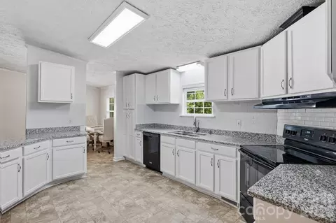 2322 Cyrus Dr, Clover, SC 29710