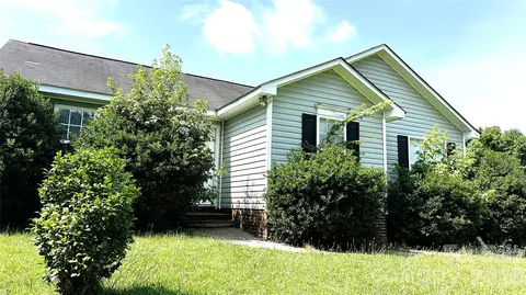 5113 Milhaven Ln, Charlotte, NC 28269