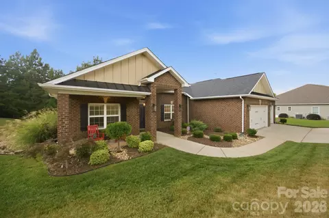 193 Hunters Hill Dr, Statesville, NC 28677