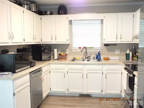 Kitchen - 2274 White Pine Ct, Lancaster, SC 29720 photo 4 of 4