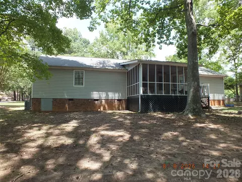 Exterior - 2274 White Pine Ct, Lancaster, SC 29720 photo 7 of 9